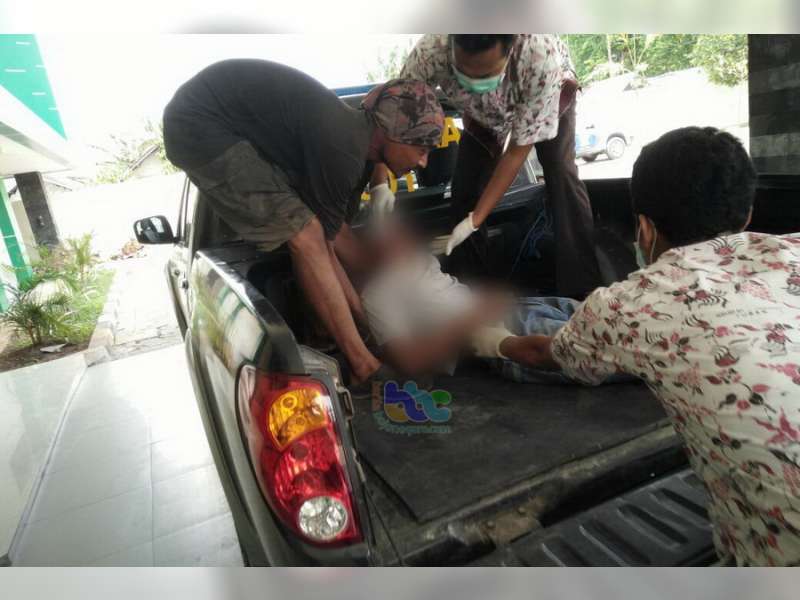 Dalam Pengaruh Miras, Seorang Pengendara Tabrak Rambu Lalu-Lintas