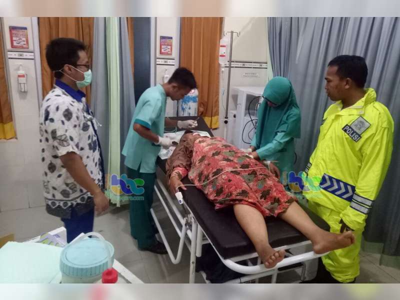 Tabrak Truk Parkir, Pengendara Motor di Kalitidu Babak Belur