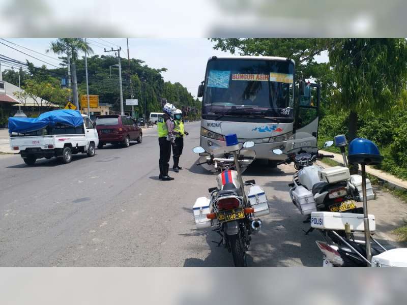 Hari Pertama Operasi Zebra, Satlantas Polres Bojonegoro Sasar Bus dan Angkutan Umum