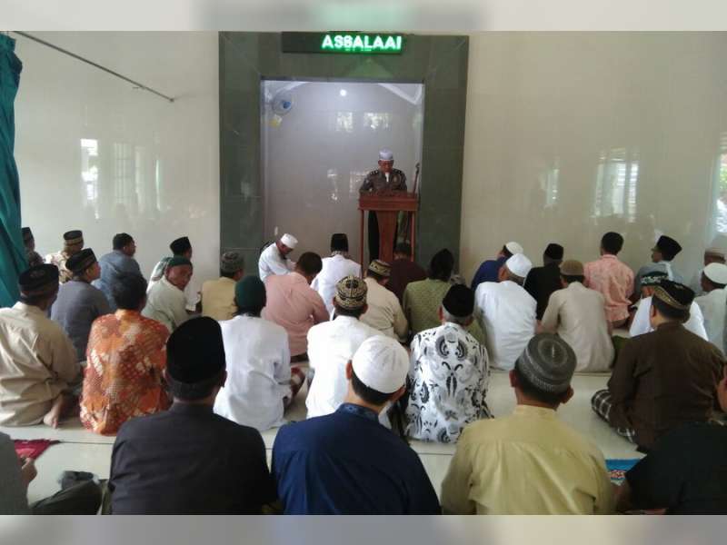 Satlantas Polres Bojonegoro Sosialisasikan Tertib Berlalu-Lintas Lewat Khotbah Jumat