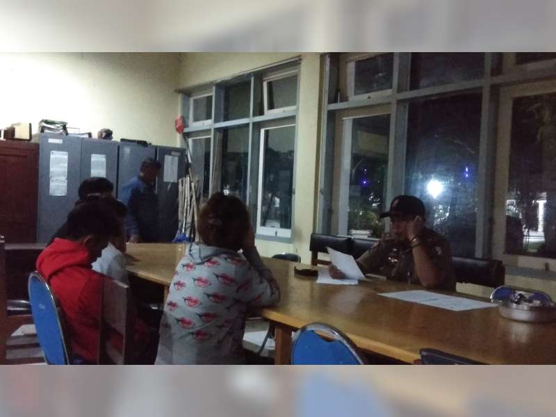 Dua Pasangan Diciduk Saat Berduaan di Rumah Kos