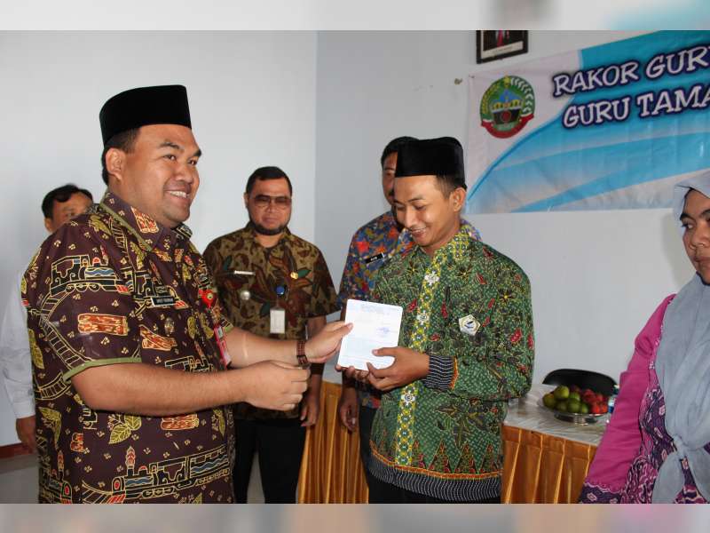 Pemkab Blora Berikan Tunjangan Kesejahteraan Bagi Guru Madin dan TPQ
