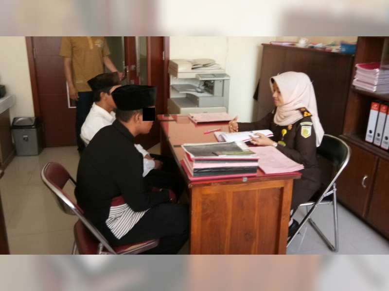 Polsek Kapak Limpahkan Dua Pelaku Pencurian ke Kejaksaan Negeri