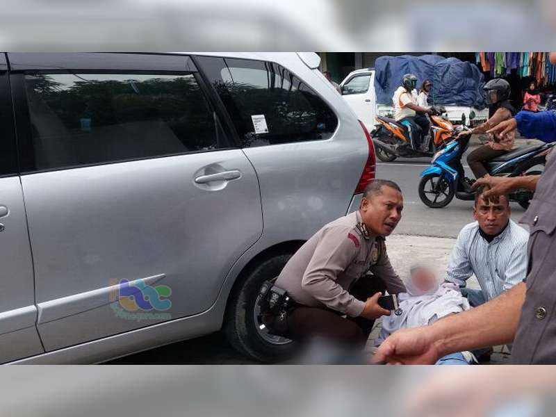 Motor Seruduk Avanza di Kalitidu, Pengendara Motor Babak Belur
