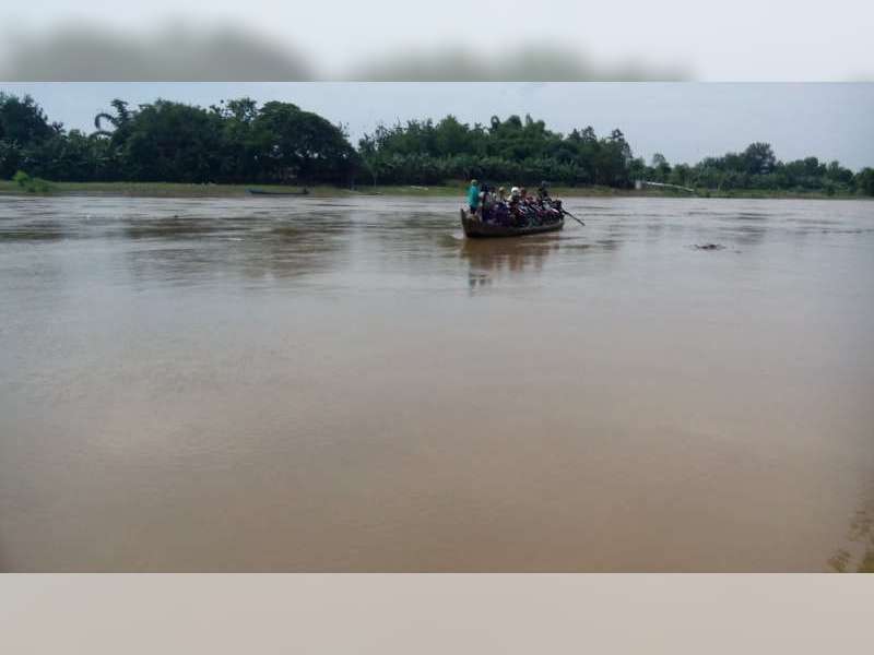 Dinas Lingkungan Hidup Uji Kualitas Air Sungai Bengawan Solo