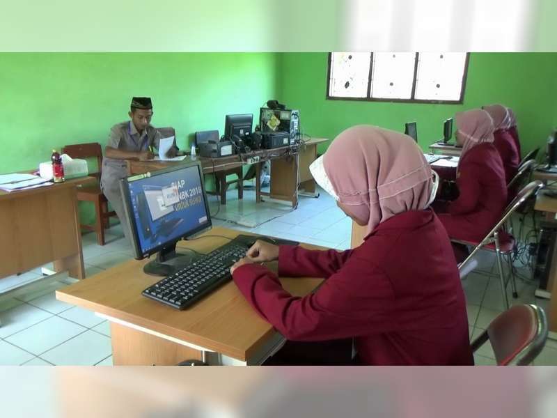 Ribuan Siswa SMA Sederajat Ikuti UNBK