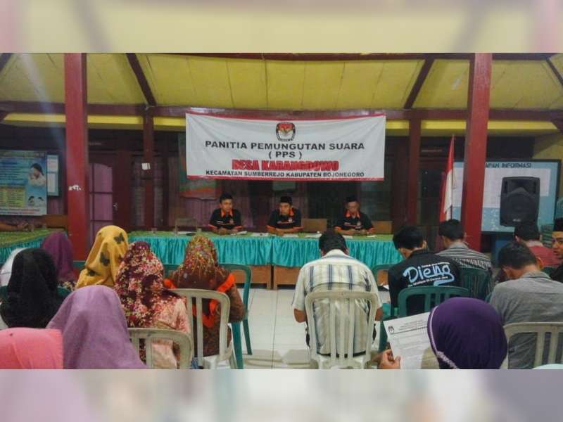 Calon KPPS Karangdowo Jalani Tes Tulis dan Wawancara
