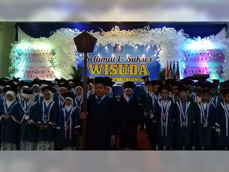 103 Siswa SD Muhammadiyah 2 Bojonegoro Diwisuda