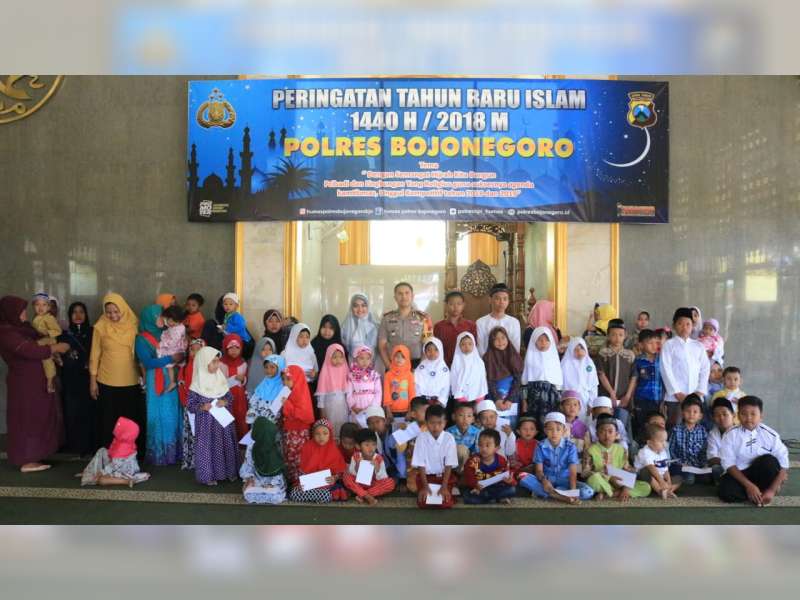 Peringati Tahun Baru Hijriah, Polres Bojonegoro Gelar Pengajian dan Santuni Anak Yatim