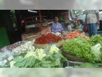 Di Pasar Bojonegoro, Harga Sayur-Mayur Cukup Stabil, Harga Bumbu Dapur Alami Kenaikan