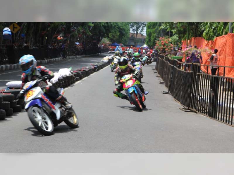 Wakil Bupati Buka Bupati Cup Melindo ALC Balap Motor 2018, di Alun-Alun Bojonegoro