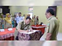 Saksikan Sertijab Kepala Bappeda, Bupati Ingin Angka Kemiskinan di Blora Turun