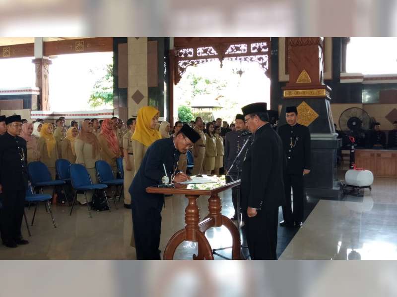 Lantik 153 ASN, Bupati Tuban Minta Pejabat Yang Baru Dilantik Beri Pelayanan Maksimal