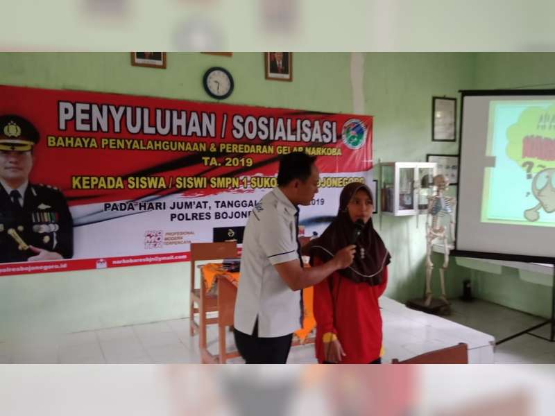 Sat Narkoba Polres Bojonegoro Beri Penyuluhan Bahaya Penyalahgunaan Narkoba Pada Pelajar