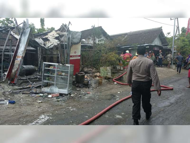 Kebakaran POM Mini di Tambakrejo Bojonegoro, Satu Orang Luka-Luka
