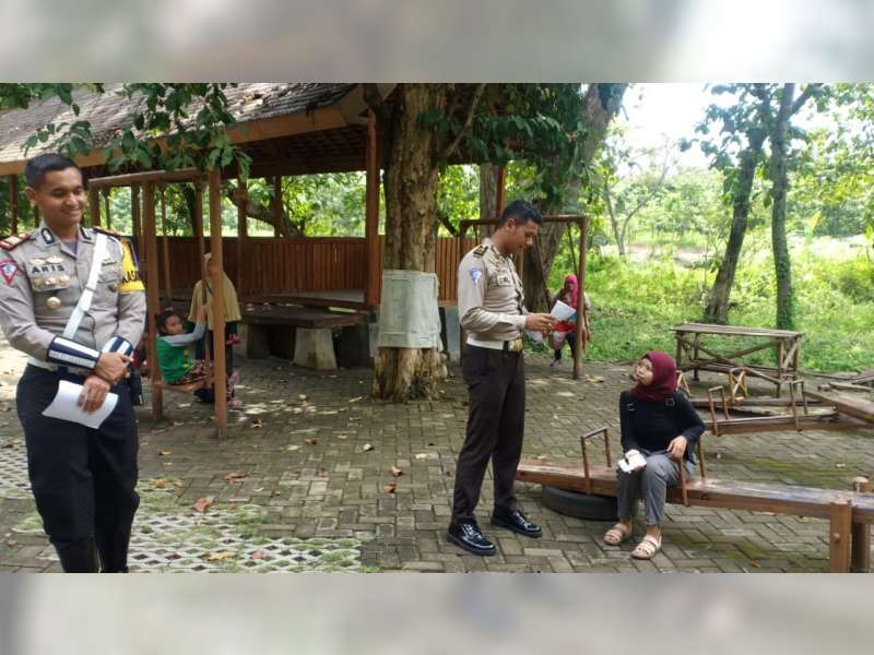 Sat Lantas Polres Bojonegoro Sosialisasi Pelaksanaan Operasi Keselamatan di Lokasi Wisata