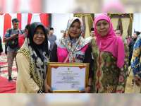 Penyelengara Pemilu asal Bojonegoro Yang Meninggal, Terima Santunan dari Gubernur Jatim