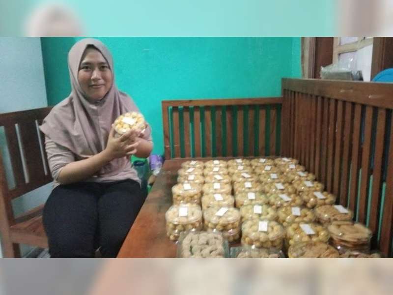 Pembuat Kue Kering di Blora, Kebanjiran Order Hingga Kuwalahan Penuhi Pesanan