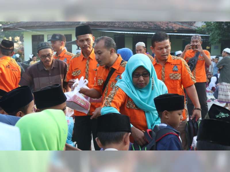 Ikasmada Blora Gelar Bakti Sosial, Santuni Anak Yatim-Piatu