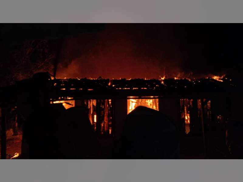 Diduga Akibat Korsleting Listrik, 2 Unit Rumah Warga Gayam Bojonegoro Ludes Terbakar