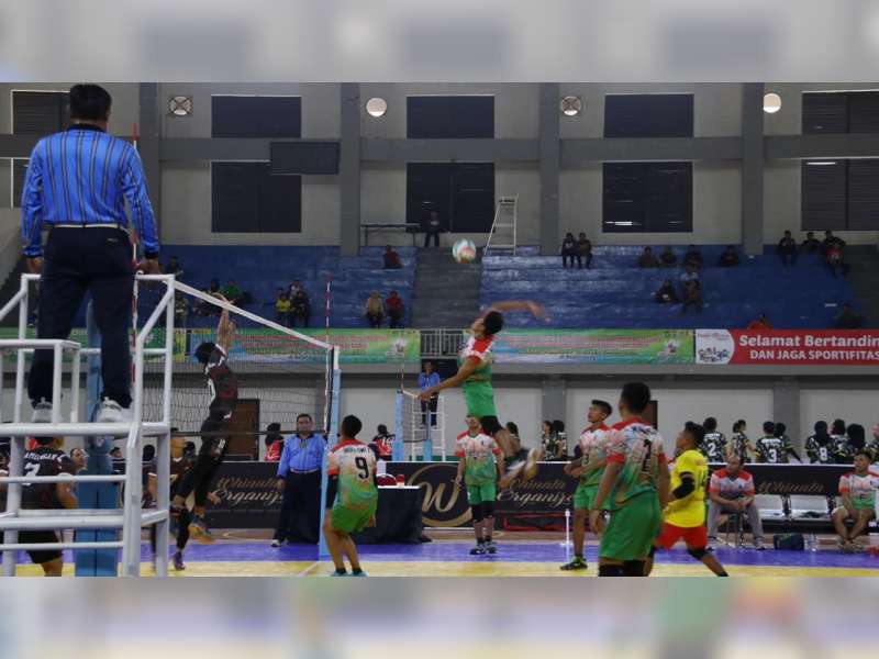 Foto-Foto Pertandingan Bola Voli Indoor Porprov Hari Pertama di GOR Dabonsia Bojonegoro