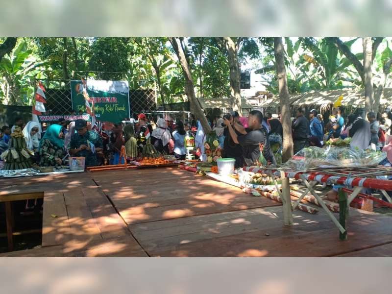 Gebyar Festival Lontong Kikil Digelar di Jembatan Sosrodilogo Trucuk Bojonegoro &nbsp;