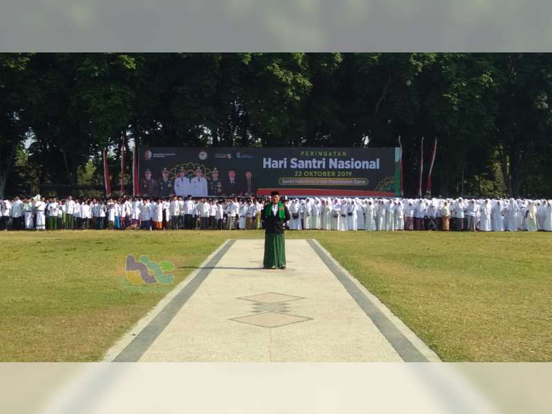 Bupati Pimpin Upacara Peringatan Hari Santri Nasional di Alun-Alun Bojonegoro