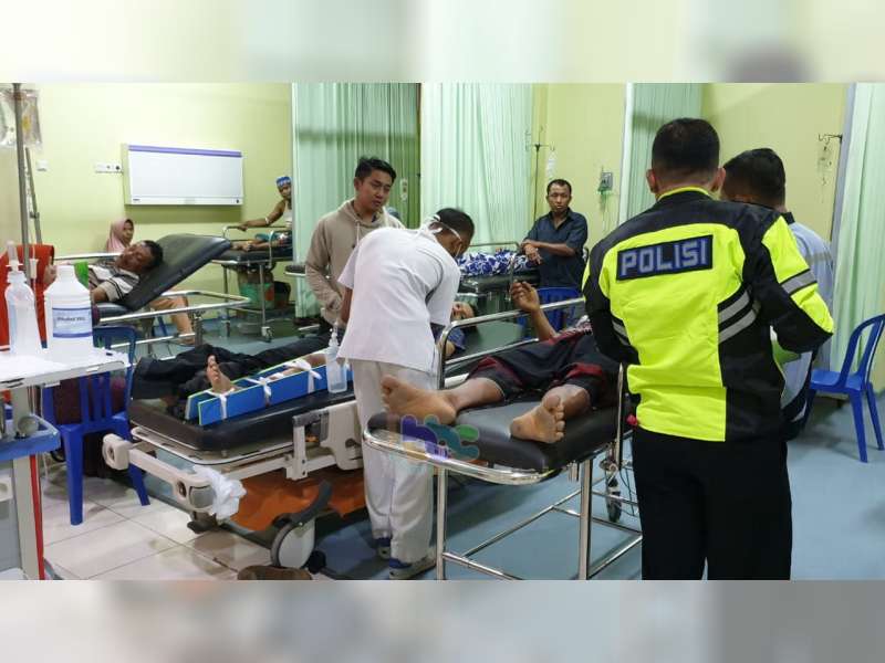 Motor Tabrak Becak di Kapas Bojonegoro, Pengendara Motor dan Pengayuh Becak Luka Berat