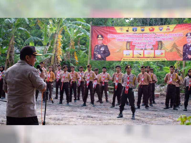 Kapolres Bojonegoro Pimpin Upacara Pembukaan Perkemahan dan Orientasi Saka Bhayangkara