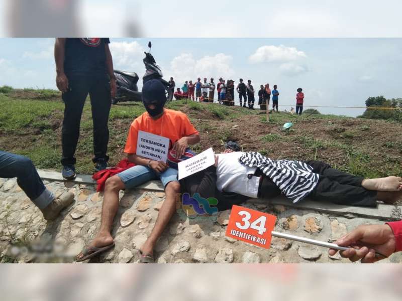 Polres Bojonegoro Gelar Rekonstruksi Pembunuhan Janda Muda di Dander