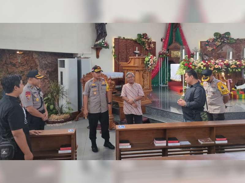 Kapolres Bojonegoro, Cek Persiapan Pengamanan Perayaan Natal dan Tahun Baru