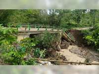 Diterjang Banjir Bandang, Jembatan di Ngambon Bojonegoro Putus, Warga 3 Dukuhan Terisolir