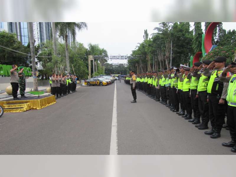 Kapolres Bojonegoro Pimpin Apel Pengamanan Malam Tahun Baru 2020