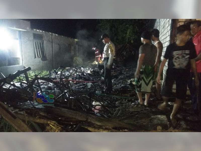 Diduga Akibat Korsleting Listrik, Rumah Milik Warga Baureno Bojonegoro Ludes Terbakar