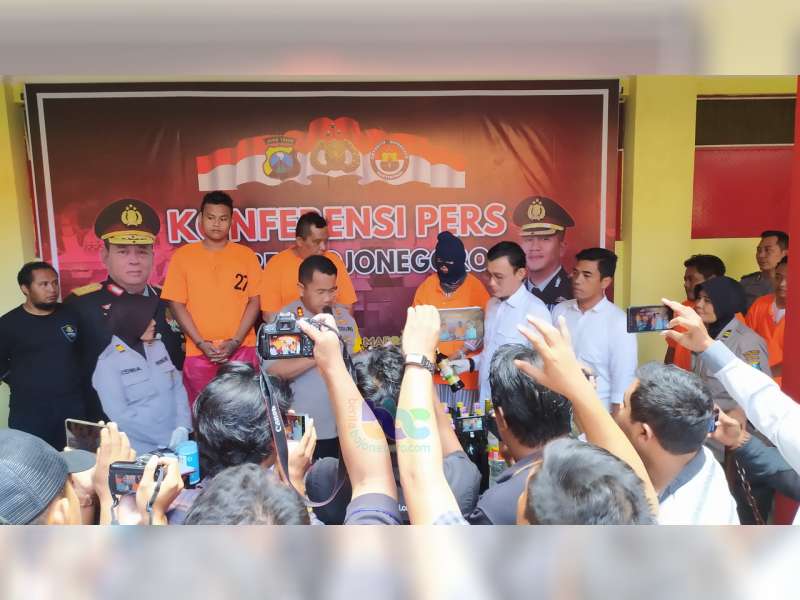Polres Bojonegoro Tangkap 2 Orang Penjual Minuman Keras