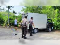 Tiba-Tiba Oleng, Mobil Boks Seruduk Bus Pariwisata di Jalan Raya Kapas Bojonegoro