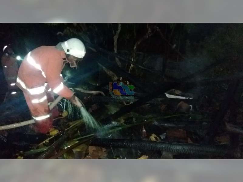 Diduga Akibat Bediang, Kandang Milik Warga Sugihwaras Bojonegoro Terbakar