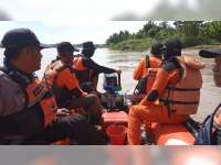 Hingga Hari Keempat, Warga Bojonegoro yang Tenggelam di Bengawan Solo Belum Ditemukan