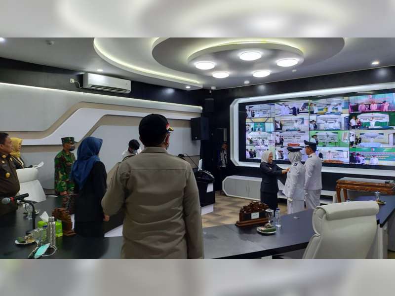 Bupati Bojonegoro Lantik 24 Kades Terpilih dalam Pilkades 2020, Melalui Video Conference