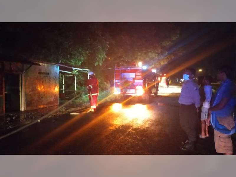 Warung Mie Ayam Milik Warga Kasiman Bojonegoro Terbakar