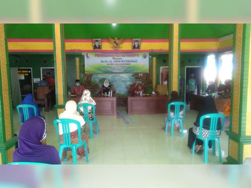 Bupati Bojonegoro Hadiri Penyaluran BLT Dana Desa di Desa Growok dan Desa Kunci, Dander
