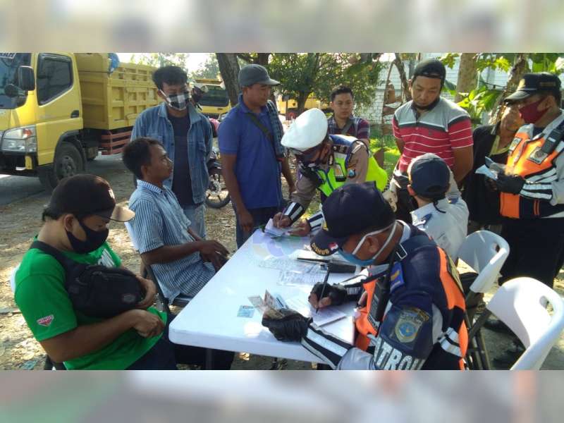 Tekan Angka Kecelakaan, Aparat Gabungan di Bojonegoro Razia Kendaraan Angkutan Barang