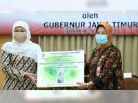  Pemkab Bojonegoro Terima Mesin Anjungan Dukcapil Mandiri dari Gubernur Jawa Timur