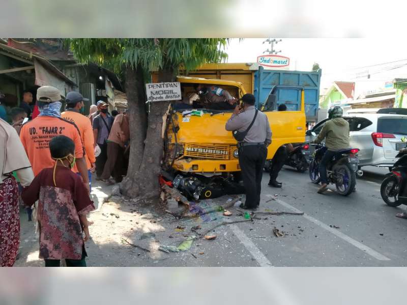 4 Kendaraan Terlibat Kecelakaan Beruntun di Kalitidu Bojonegoro, 4 Orang Luka-Luka