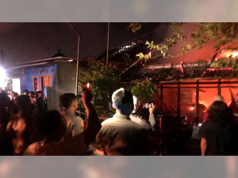 Diduga Akibat Korsleting Listrik, Rumah Warga Padangan, Bojonegoro, Ludes Terbakar