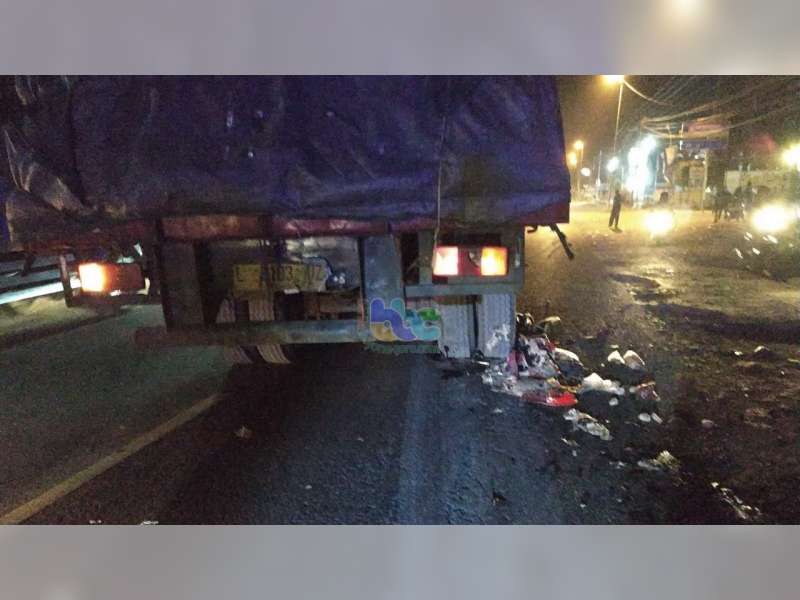 Motor Terlindas Truk di Balen, Bojonegoro, Pengendara Motor Luka-luka