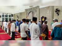 Warga Muhammadiyah Kota Bojonegoro Gelar Salat Gerhana di Masjid At-Taqwa