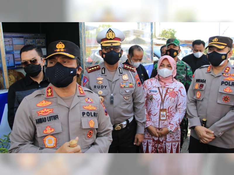 Kunjungi Blora, Kapolda Jateng Tinjau PPKM Darurat di Perbatasan Jateng-Jatim