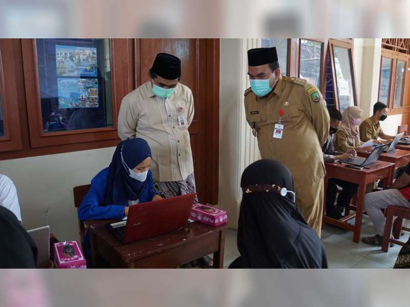 Wakil Gubernur Jateng Taj Yasin Maimoen Tinjau Vaksinasi di Cepu, Blora