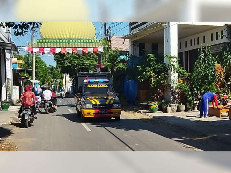 Melalui Mobil Public Address, Polisi Bojonegoro Imbau Masyarakat Segera Ikuti Vaksinasi Corona